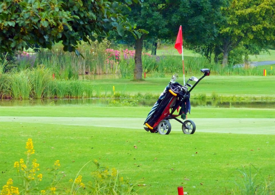 Getting Your Kids Into Golf: A Parent’s Guide to Growing the Game and Building a Lifelong Bond